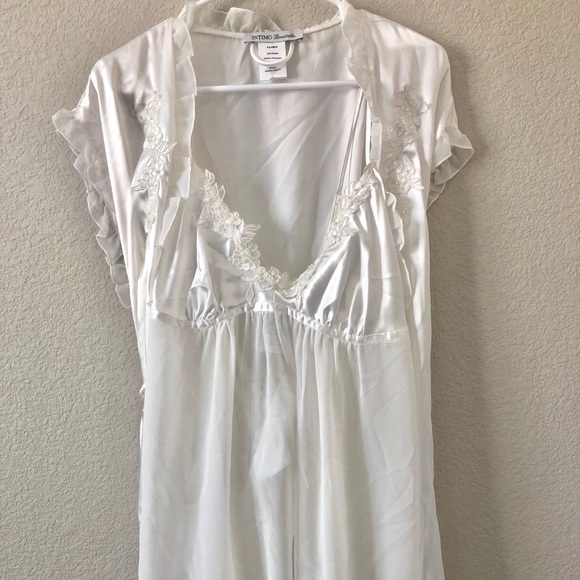 Intimo Donatella Intimates & Sleepwear Bridal Chemise And Robe Set